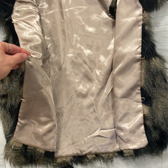 Faux “fur” vest with “silk” liner - Picture 2 of 2